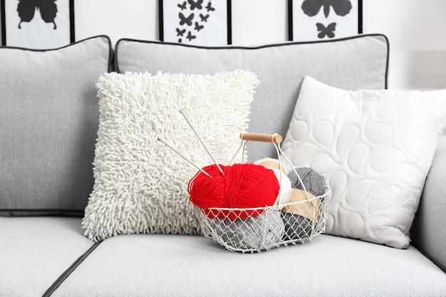 Ręcznie haftowana poduszka